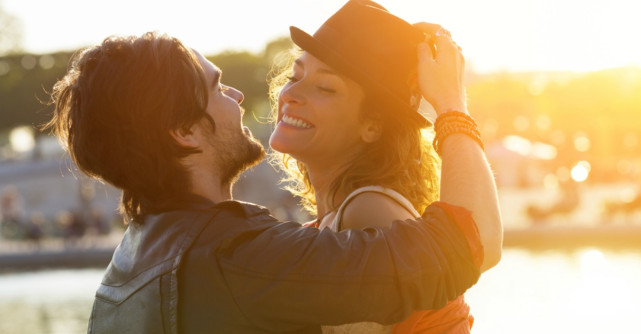 Daca te place cu adevarat, un barbat va spune aceste 8 lucruri