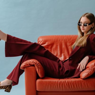 Merlot și Plum: Cum introducem culorile toamnei 2024 în garderobă și machiaj