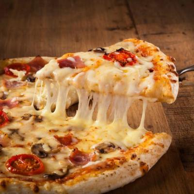 Pizza cu piele de porc, aroma de fum si alte bazaconii