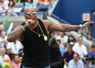 Emil Rengle, moment spectaculos alături de Flo Rida la UNTOLD 2026. Rapperul american i-a dat hainele sale și microfonul