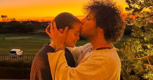 Selena Gomez și Benny Blanco își împărtășesc dragostea reciprocă