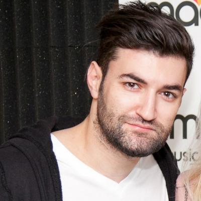 Smiley isi deschide inima 