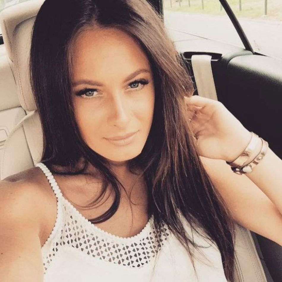 Raluka, victimă a bullying-ului! Artista a fost la un pas de depresie!