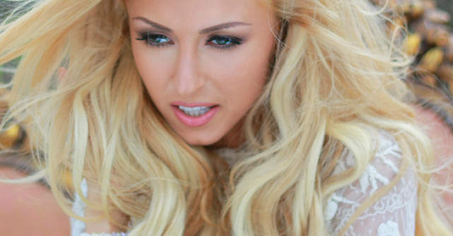 Video: Vezi aici noul videoclip al Andreei Balan