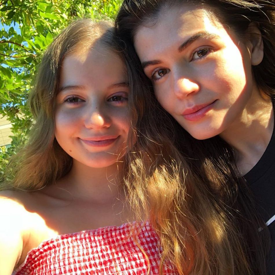 Noi imagini cu Irina Columbeanu din Malibu. La 15 ani, fiica Monicăi Gabor seamănă tot mai mult cu mama sa 