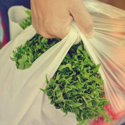 Decizie istorică: pungile din plastic vor fi interzise în această țară