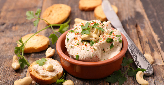 Reteta simpla de branza mozzarella vegana – perfecta daca tii post