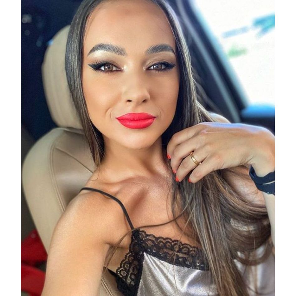 A apelat sau nu Vlăduța Lupău la o mamă surogat? Cum răspunde artista acuzațiilor primite pe Instagram?