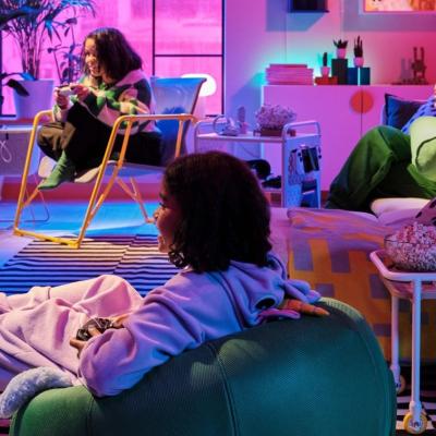  IKEA lansează BRÄNNBOLL, o colecție inovatoare de mobilier pentru pasionații de jocuri video