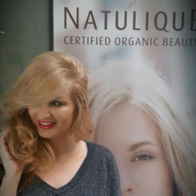 Vopseaua organica suta la suta este trendul anului 2016! Cantareata Julia Jianu, fana numarul 1