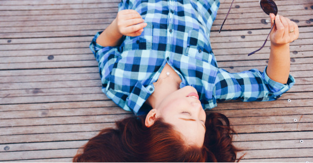 Cum asortezi camasa in carouri la orice tinuta - sport, casual sau office