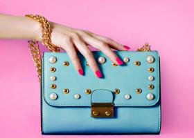 4 produse pe care trebuie sa le ai in geanta in sezonul rece