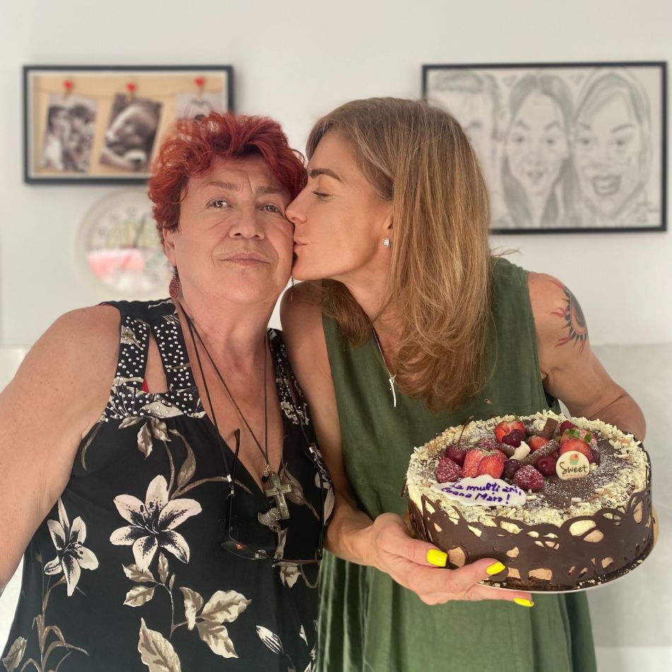 Doliu cumplit pentru Roxana Ciuhulescu! Mama vedetei s-a stins după lupta cu cancerul