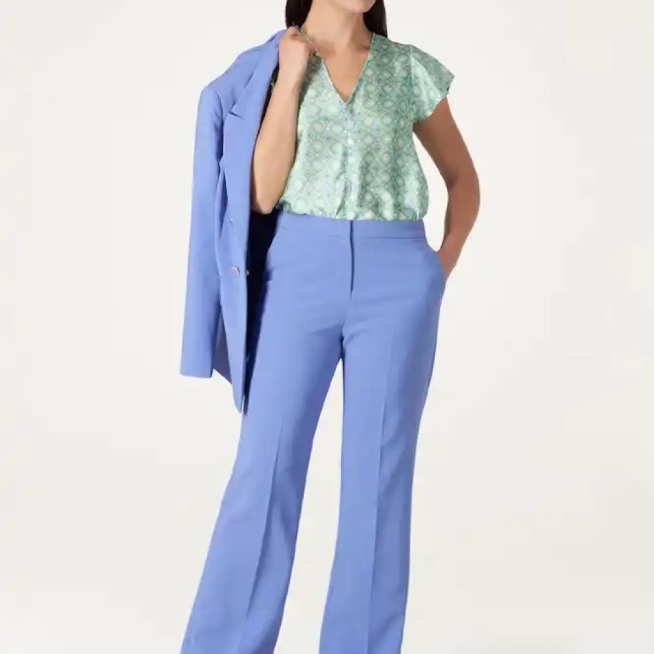 Eleganță și stil la birou: 20 de perechi de pantaloni