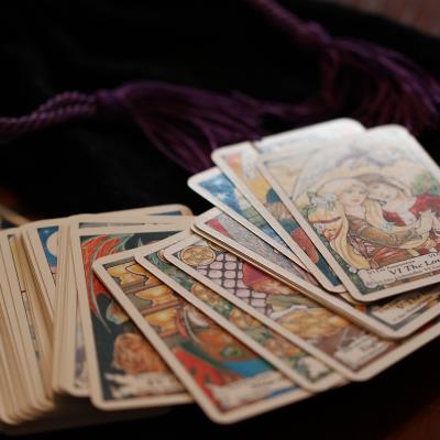 Tarot online: A venit timpul să pui capăt acestei povești?