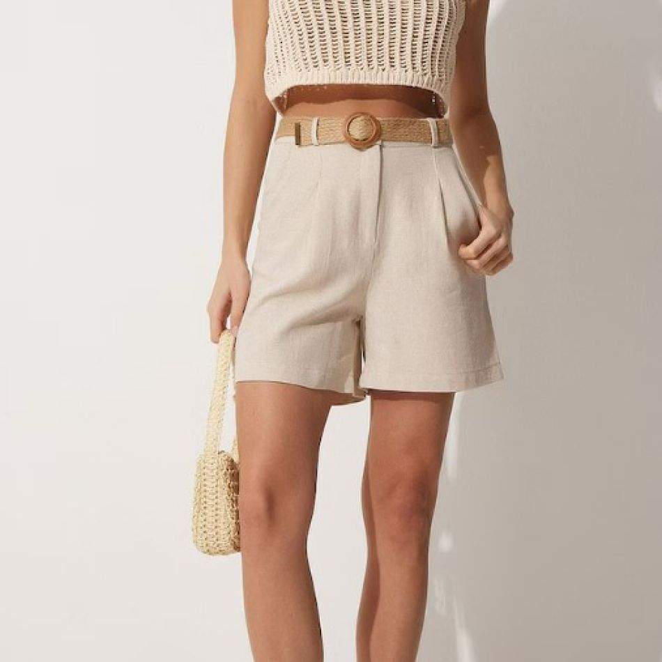 Descoperă 15 de modele de pantaloni scurți pentru femei. Alegerea perfectă pentru ținutele din această vară