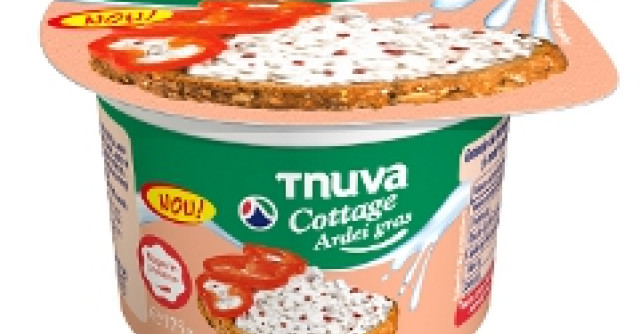 Tnuva lanseaza branza proaspata Cottage cu Ardei Gras