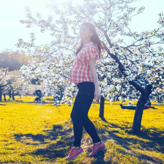 Modele de pantaloni pentru gravide