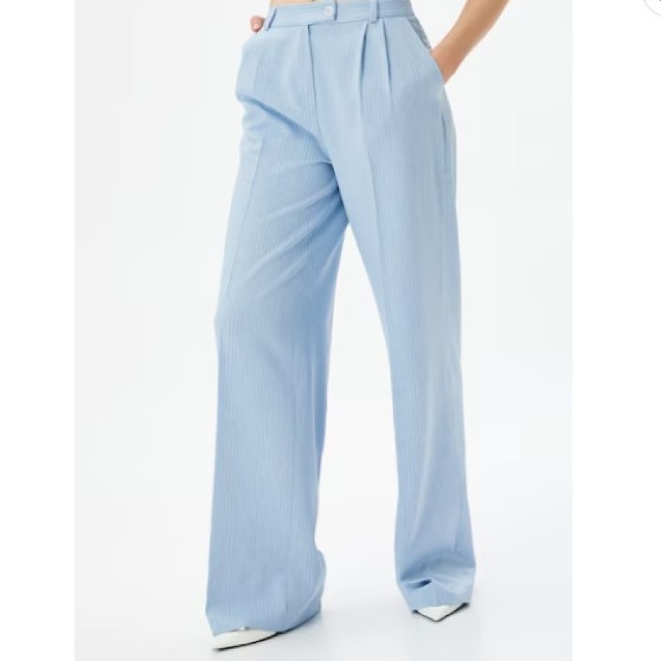 Pantalonii lungi și lejeri, piesele must-have ale verii