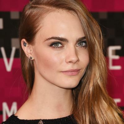 Cara Delevingne, noua ambasadoare Rimmel London