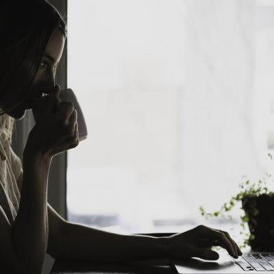 Magia ordinii la locul de muncă. Pașii pe care trebuie să-i urmezi pentru o viață profesională împlinită