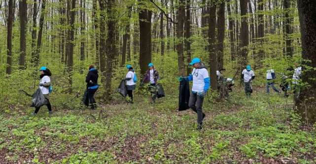 Curățenia de Paște în pădurea Lucianca - o inițiativă Sarantis România împreună cu Let’s Do It România
