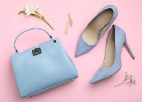 Pantofii cu toc in nuanțe de albastru: Noua tendință care cucerește anul acesta