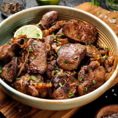 Câte calorii au ficățeii de pui? Este sănătos să îi consumăm?