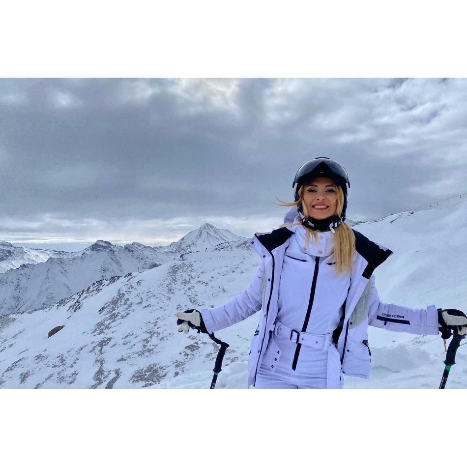 Andreea Bălan, fericită alături de Victor  Cornea: O nouă poveste de dragoste pentru artistă