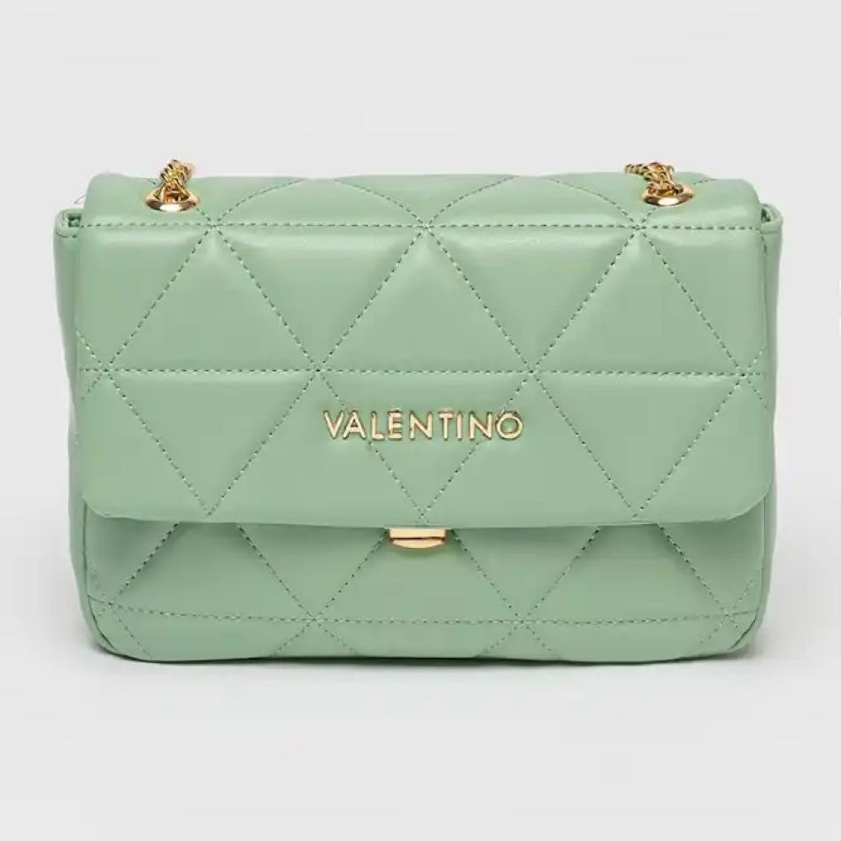 Culorile care nu trebuie să-ți lipsească din garderobă în 2024