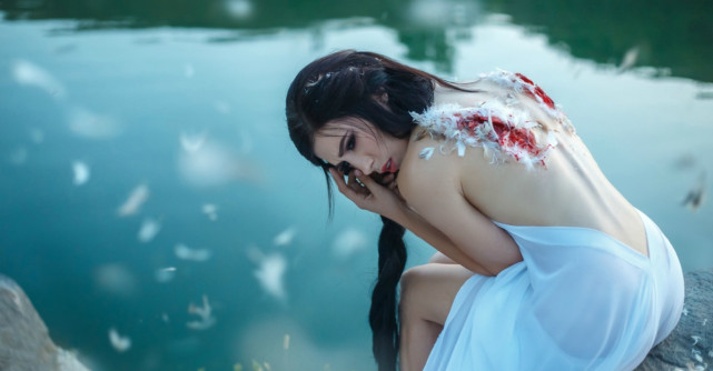 Crește-ți singură aripi. Ești mai puternică decât toate furtunile vieții