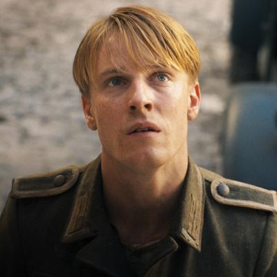 Vezi trailerul oficial pentru All The Light We Cannot See