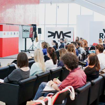 UniCredit Bank anunță 60 de noi absolvenți ai Academiei Minților Creative și extinderea programului în Timișoara și Cluj-Napoca