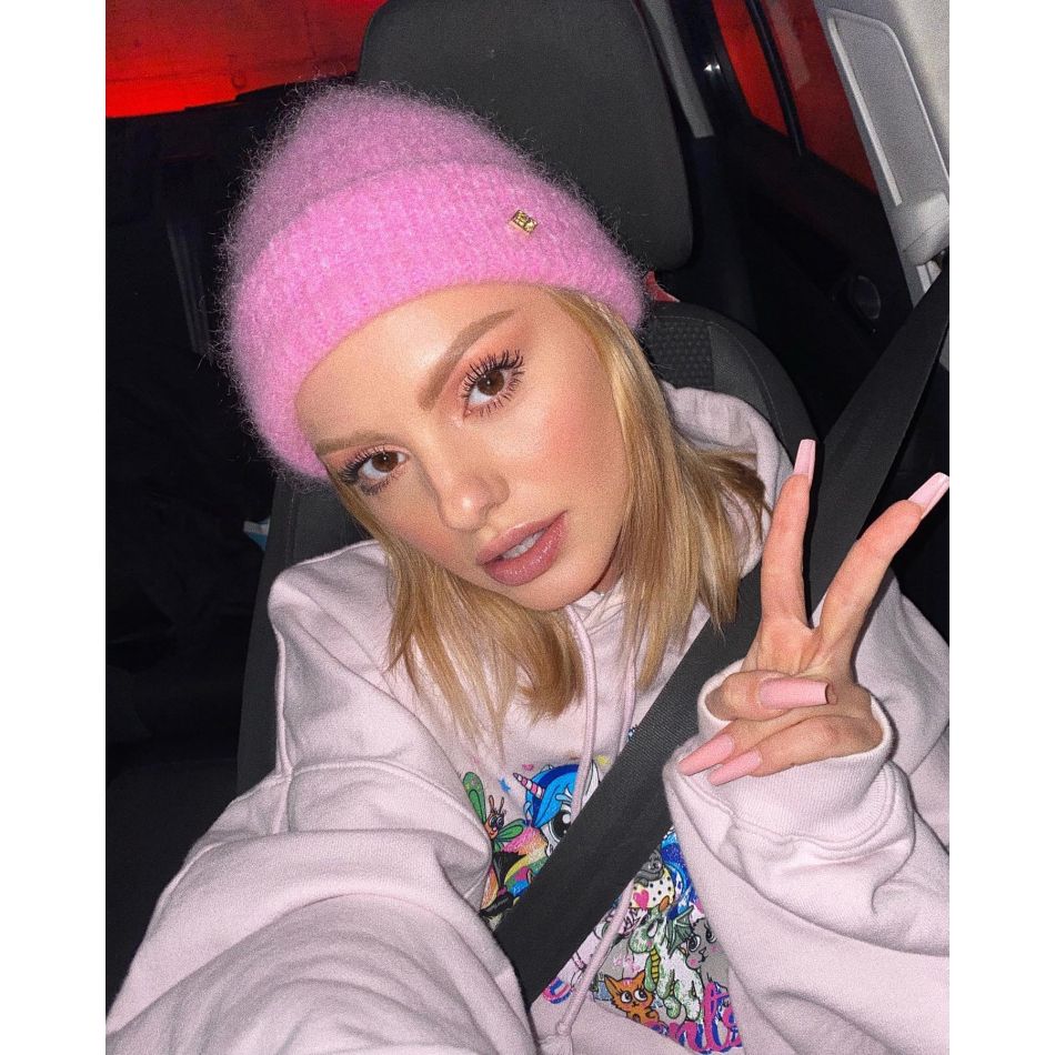 Alexandra Stan, dezvăluiri fără perdea! Artista le-a mărturisit fanilor de câte ori pe săptămână face dragoste