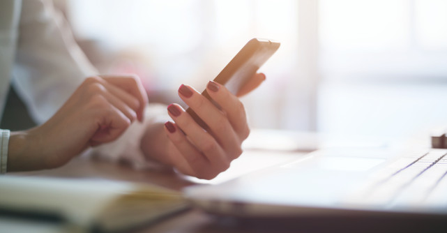 Top 10 aplicatii pentru Facebook si smartphone