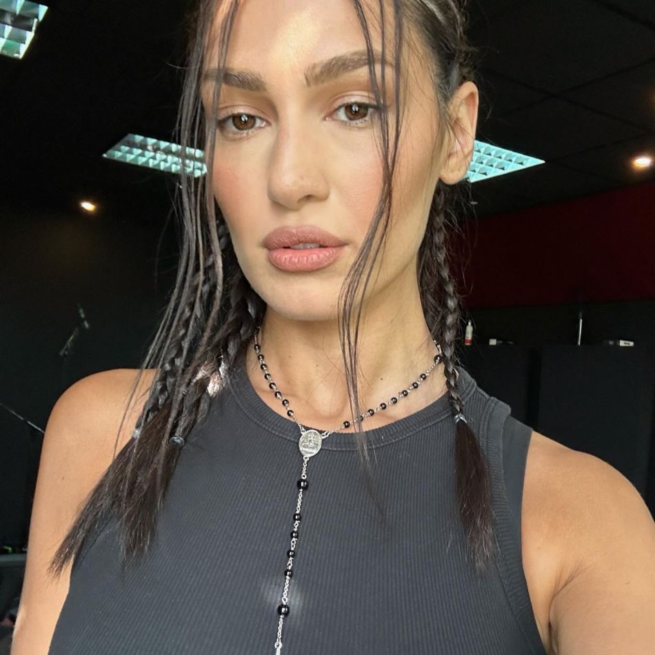 După 8 ani de relație, Alina Eremia a fost cerută în căsătorie! Când va avea loc nunta artistei?