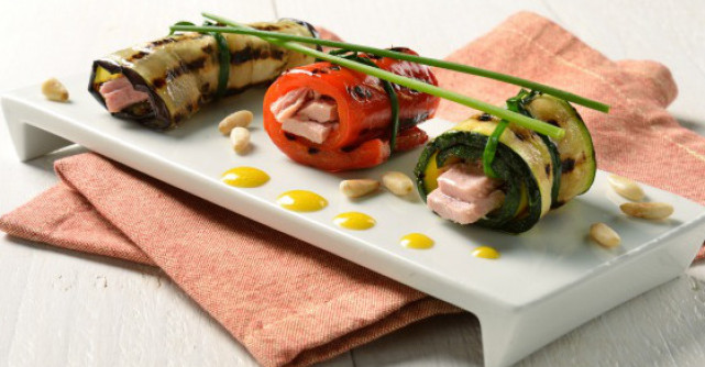 Rulade de legume cu ton RIO Mare si sos de usturoi