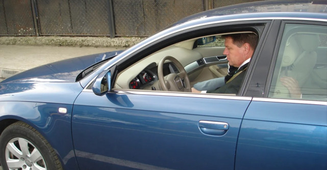 O mașină de protocol a Președintelui Klaus Iohannis scoasă la licitație. Suma incredibilă de la care începe vânzarea