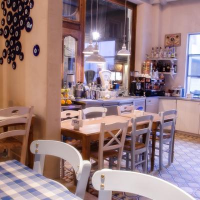 Porneste intr-o calatorie culinara prin Grecia  cu MEZE Taverna! 