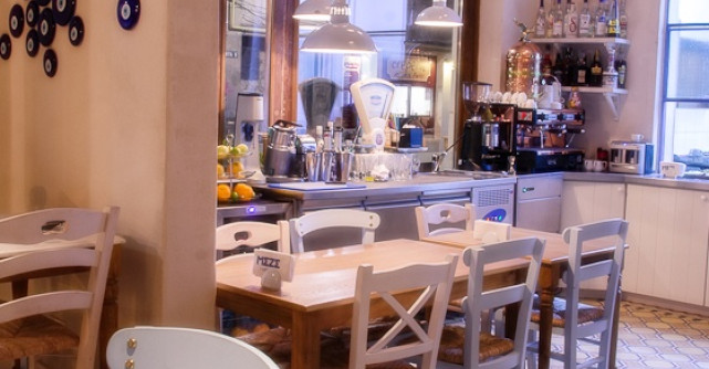 Porneste intr-o calatorie culinara prin Grecia  cu MEZE Taverna! 