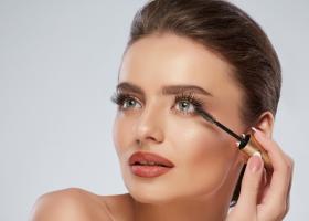 4 rimeluri care iti vor completa machiajul