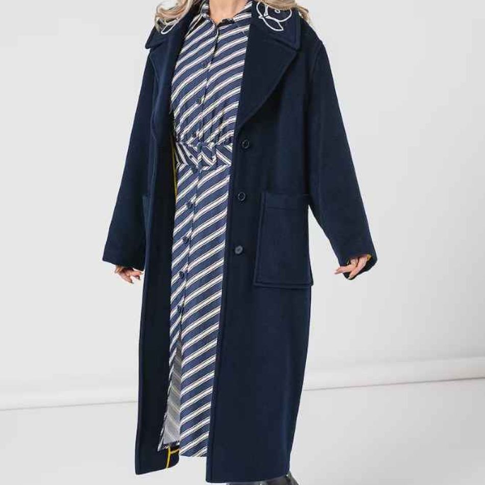 Bleumarin este NOUL negru! 20 de piese vestimentare pentru garderoba ta