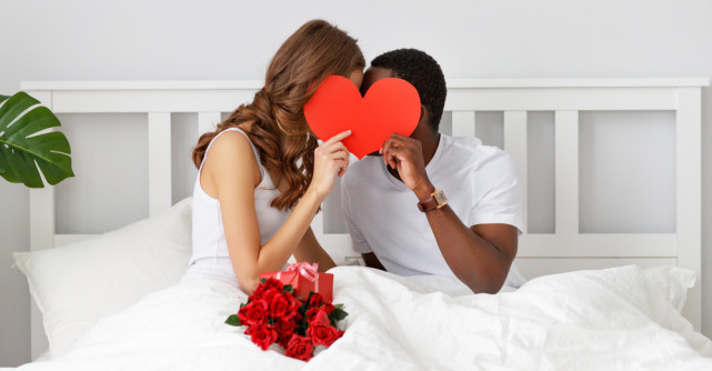 Top 5 poziții romantice și fierbinți pentru Ziua Îndrăgostiților