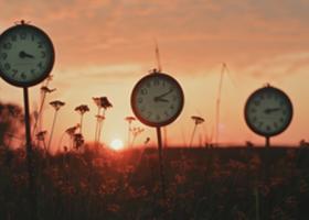 Redefinirea ritmurilor de vară: clocks - rayn, cloudseven și MELINA