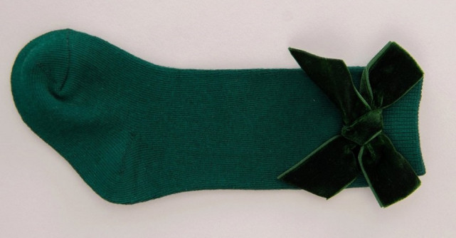 Garderoba ideală echipată cu șosete lungi pentru copii, oferite doar de Little Prints 