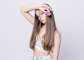 Interviu YUKA - îndrăgostită de muzică, artă și viață! La cei 18 ani ai ei , versurile sale sunt o oază de veselie și libertate