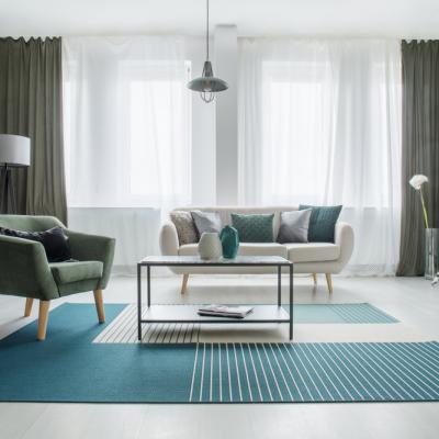 10 greșeli care îți micșorează vizual casa și cum să le corectezi prin alegeri simple și ieftine