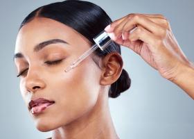 Retinol: beneficii, utilizare și tot ce trebuie să știi despre acest ingredient miraculos