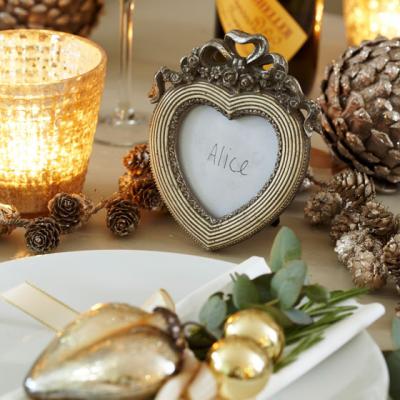 Practic: 5 metode de a decora tacamurile si servetelele