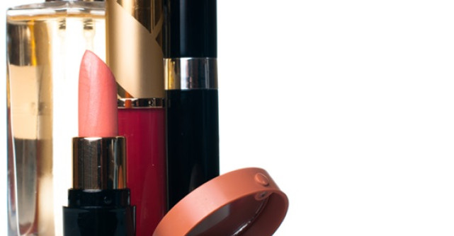 Top 10 produse de frumusete care nu trebuie sa iti lipseasca din geanta